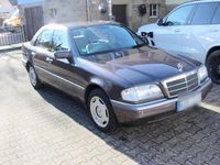 Gebraucht Mercedes C180 122 PS (89 kW) 1994 Andere farben Limousine