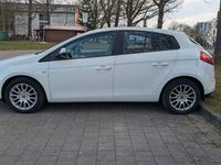 Gebraucht Fiat Bravo Dynamic 90 PS (66 kW) 2011 Weiß Kleinwagen