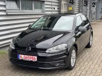 Gebraucht VW Golf VII Trendline 110 PS (80 kW) 2018 Schwarz Limousine