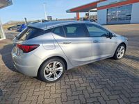 Gebraucht Opel Astra Innovation 150 PS (110 kW) 2016 Argon silber/ice silver (m2) Kleinwagen