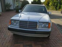 Gebraucht Mercedes E230 132 PS (97 kW) 1990 Weiß Limousine