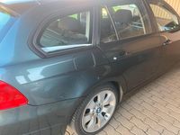 Second-hand BMW 320 177 CP (130 kW) 2009 Verde Break