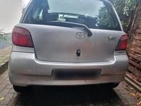 Gebraucht Toyota Yaris 87 PS (63 kW) 2003 Silber Kleinwagen