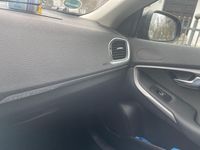 Gebraucht Volvo V40 CC 120 PS (88 kW) 2017 Blau Kombi