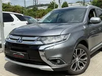 Gebraucht Mitsubishi Outlander Top 150 PS (110 kW) 2017 Grau SUV