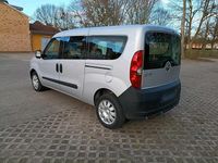 Second-hand Opel Combo 95 CP (69 kW) 2018 Argintiu Monovolum