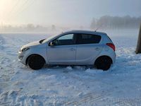 Gebraucht Hyundai i20 82 PS (60 kW) 2014 Silber Kleinwagen