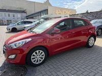 Gebraucht Hyundai i30 101 PS (74 kW) 2017 Rot Limousine