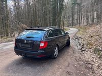 Gebraucht Skoda Superb Elegance 140 PS (102 kW) 2012 Schwarz Kombi