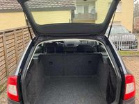 Gebraucht Skoda Octavia Classic 102 PS (75 kW) 2011 Grau Kombi