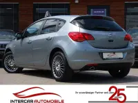 Gebraucht Opel Astra Design Edition 140 PS (102 kW) 2012 Silbersee/perl silber (m2) Limousine