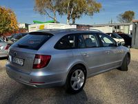 Gebraucht Skoda Superb Elegance 160 PS (117 kW) 2012 Grau Kombi