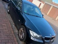 Gebraucht BMW 320 143 PS (105 kW) 2008 Schwarz Limousine