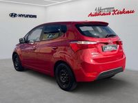 Gebraucht Hyundai ix20 Passion Plus 90 PS (66 kW) 2016 Rot Kleinwagen