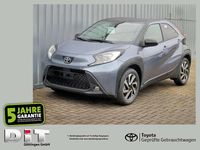 Neu Toyota Aygo X 72 PS (52 kW) 2025 Celestitegrey/ dach schwarz SUV