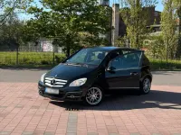 Używany Mercedes B200 193 KM (141 kW) 2011 Czarny Minivan