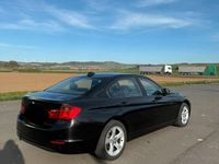 Gebraucht BMW 316 136 PS (100 kW) 2013 Schwarz Limousine