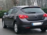 Gebraucht Opel Astra 100 PS (73 kW) 2011 Andere farben Kleinwagen