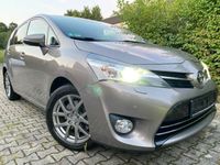 Gebraucht Toyota Verso Executive 150 PS (110 kW) 2014 Andere farbe metallic Van / Kleinbus