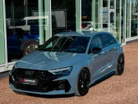 Gebraucht Audi RS3 Sport 400 PS (294 kW) 2025 Grau Limousine