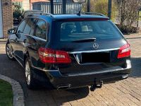 Gebraucht Mercedes E200 184 PS (135 kW) 2011 Schwarz Kombi