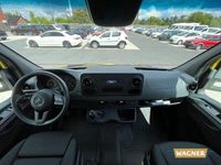 Gebraucht Mercedes Sprinter 150 PS (110 kW) 2023 Calcitgelb Van