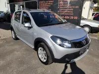 Używany Dacia Sandero 84 KM (61 kW) 2012 Srebrny Sedan/Limuzyna