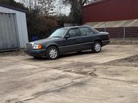 Gebraucht Mercedes E230 134 PS (98 kW) 1992 Limousine