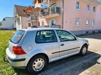 Usata VW Golf IV 101 CV (74 kW) 2000 Argento Berlina