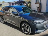 Używany Audi e-tron S-Line 230 kW (313 KM) 2022 Szary SUV