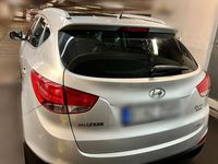 gebraucht Hyundai ix35 silber Fahrzeug