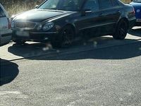 Usata Mercedes E220 150 CV (110 kW) 2004 Nero Berlina