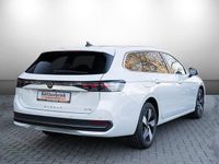 Neu VW Passat Pro 150 PS (110 kW) 2025 Oryxweiß perlmutteffekt Kombi
