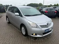 Gebraucht Toyota Verso Travel 147 PS (108 kW) 2013 Silber Van / Kleinbus
