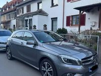 Gebraucht Mercedes A180 109 PS (80 kW) 2015 Grau Limousine