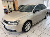 Gebraucht VW Jetta Match 105 PS (77 kW) 2012 Silber Limousine