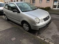 Gebraucht VW Polo Basis 75 PS (55 kW) 2005 Silber Kleinwagen