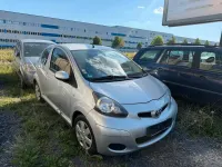 Gebraucht Toyota Aygo 69 PS (50 kW) 2009 Silber Kleinwagen