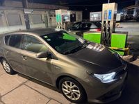 Gebraucht Toyota Auris Hybrid 99 PS (72 kW) 2017 Beige Kombi