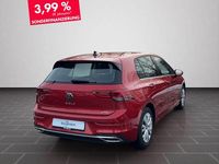 Gebraucht VW Golf VII Style 150 PS (110 kW) 2021 Kings red metallic (metallic) Limousine
