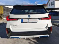 gebraucht BMW iX1 xDrive30 M Sportpaket /Premiumpaket /AHK /Driving+