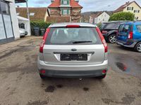 Gebraucht Ford Fiesta Basis 69 PS (50 kW) 2007 Polarsilber metallic Kleinwagen