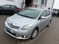 Gebraucht Toyota Verso Travel 147 PS (108 kW) 2013 Silber Van / Kleinbus