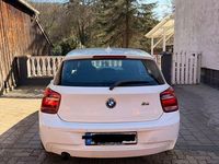 Gebraucht BMW 114 102 PS (75 kW) 2014 Weiß Kleinwagen