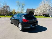 Gebraucht Opel Astra Active 131 PS (96 kW) 2013 Schwarz Limousine
