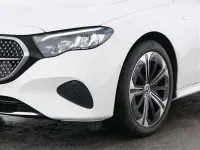 Gebraucht Mercedes E300 Avantgarde 313 PS (230 kW) 2025 Weiß Limousine