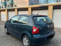Gebraucht VW Polo 64 PS (47 kW) 2003 Grün Kleinwagen