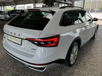 Gebraucht Skoda Superb Scout 4x4 200 PS (147 kW) 2023 : moonweiß  metallic Kombi
