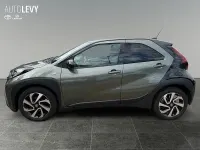 Gebraucht Toyota Aygo Pulse 72 PS (52 kW) 2023 Cardamon green 6w4/ black mica 209 (metallic) Kleinwagen