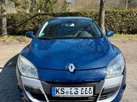 Gebraucht Renault Mégane III Dynamique 110 PS (80 kW) 2009 Blau Coupé